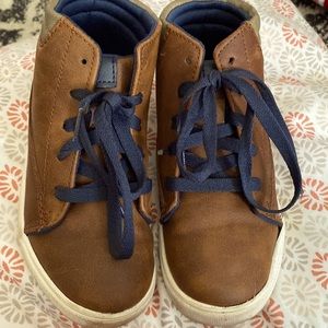 Boys brown with Navy Laces. Worn once for Christmas Concert. No box Size 13